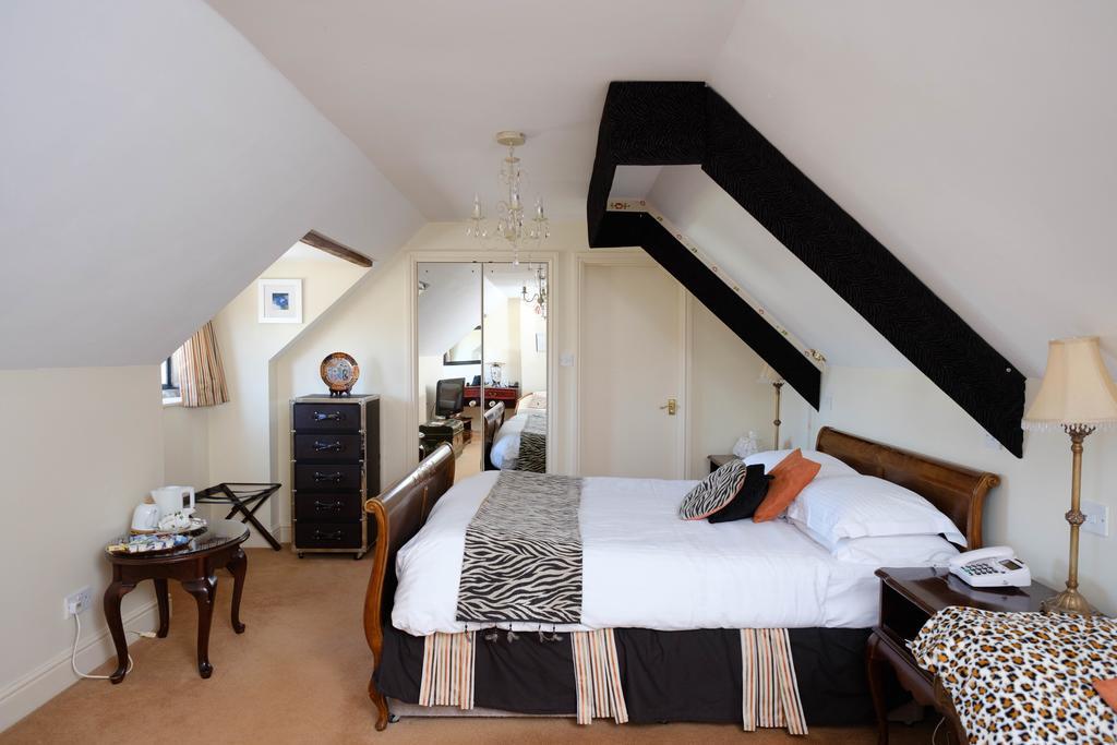 The Great House Hotel Bridgend  Rum bild